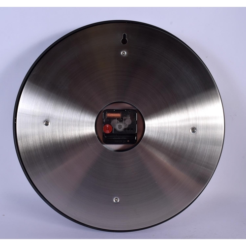 450 - A ROLEX SHOP DISPLAY ADVERTISING WALL CLOCK. 33 cm diameter.