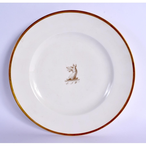 86 - AN UNUSUAL FRENCH SEVRES PORCELAIN CRESTED PLATE depicting a wolf. 23 cm diameter.