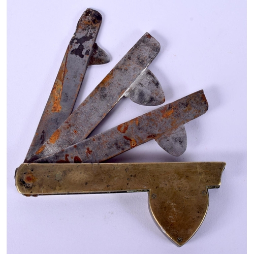 A 19TH CENTURY EUROPEAN BRONZE BLOOD LETTING INSTRUMENT. 9 cm x 3 cm ...