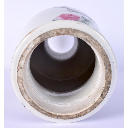 25 - A LARGE 19TH CENTURY CHINESE FAMILLE ROSE BALUSTER VASE Guangxu, painted with birds and foliage. 35 ... 