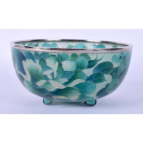 43 - AN EARLY 20TH CENTURY JAPANESE MEIJI PERIOD PLIQUE A JOUR ENAMEL BOWL decorated with foliage. 10 cm ... 