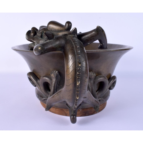 8 - A FINE AND EXTREMELY RARE 18TH CENTURY CHINESE BRONZE NARCISSUS CENSER Qianlong, bearing Xuande mark... 