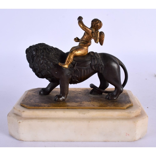 309 - A 19TH CENTURY EUROPEAN GRAND TOUR BRONZE FIGURE OF A LION modelled upon a marble plinth. 11 cm x 11... 