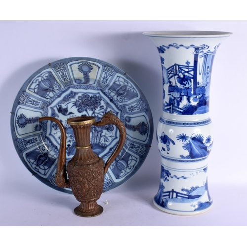 324 - A LARGE CHINESE BLUE AND WHITE PORCELAIN VASE together with a Kraak charger and a Tibetan ewer. Larg... 