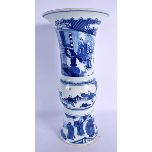 324 - A LARGE CHINESE BLUE AND WHITE PORCELAIN VASE together with a Kraak charger and a Tibetan ewer. Larg... 