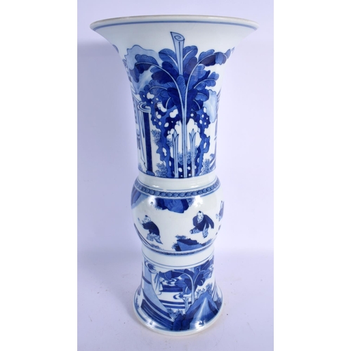 324 - A LARGE CHINESE BLUE AND WHITE PORCELAIN VASE together with a Kraak charger and a Tibetan ewer. Larg... 