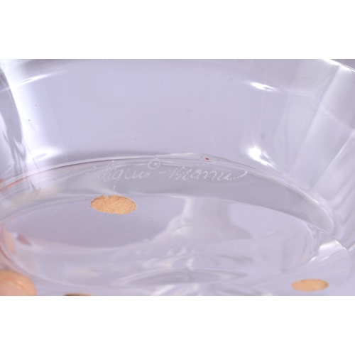 44 - A FRENCH LALIQUE GLASS FISH DISH. 20 cm diameter.