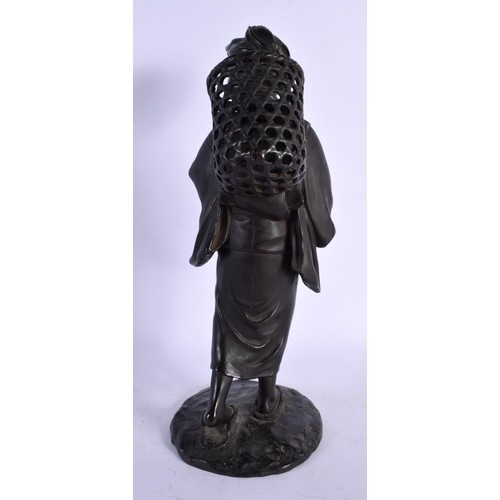 551 - A LARGE 19TH CENTURY JAPANESE MEIJI PERIOD BRONZE OKIMONO. 36 cm high.