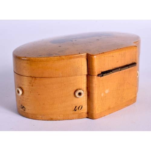 585 - AN ANTIQUE MAUCHLINWARE BOX. 11 cm x 7.5 cm.