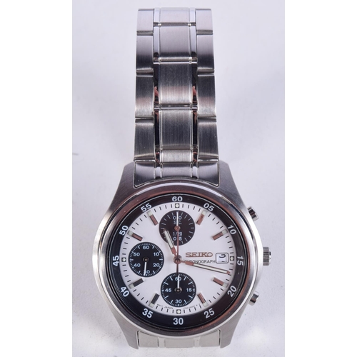 1056 - A SEIKO  CHRONOGRAPH  Dial 4cm incl crown