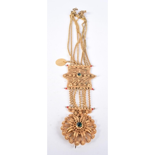 798 - A FILIGREE NECKLACE.  39cm long