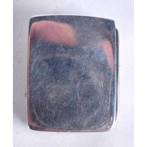 872 - A STERLING SILVER GOLFER PILL BOX.  Stamped Sterling, 3.2cm x 2.6cm x 1.4cm, weight 20.5g