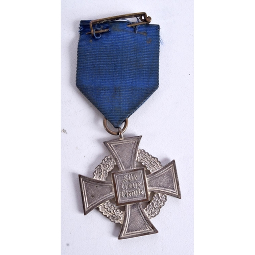 875 - WW2 GERMAN 25 YEARS FAITHFUL SERVICE CROSS.  ALL OFFICIALS, EMPLOYEES, AND LABOURERS AT ANY LEVEL OF... 