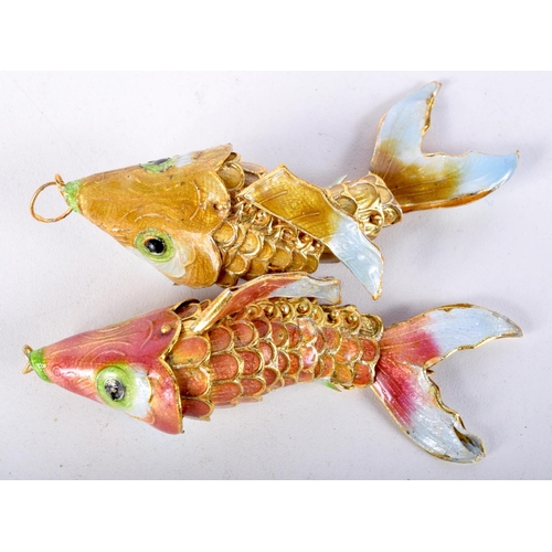 910 - FOUR CLOISONNE ARTICULATED FISH 3.3cm x 2.5cm (4)