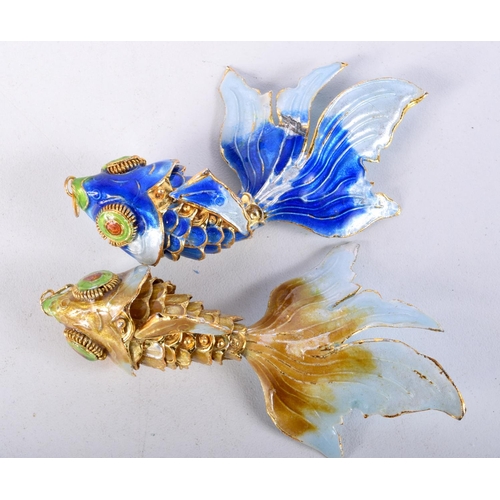 910 - FOUR CLOISONNE ARTICULATED FISH 3.3cm x 2.5cm (4)