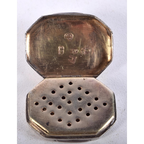 927 - AN EARLY 20TH CENTURY SILVER VINAIGRETTE.  Hallmarked Birmingham 1908, 1.8cm x 2.4cm, weight 7.1g