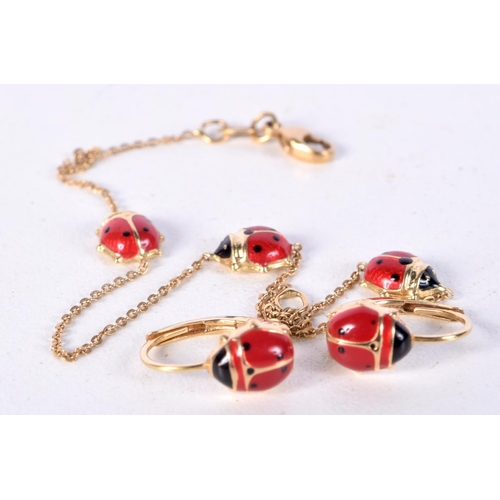 942 - A PAIR OF CHILDREN'S LADYBIRD EARRINGS WITH MATCHING BRACELET.  Stamped 18K Italy, Bracelet 17.5cm, ... 