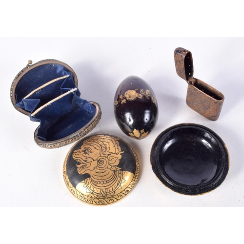 947 - A FILIGREE PURSE WITH A LACQUER BOX AND COVER AND AN EGG AND A VESTA CASE (4)