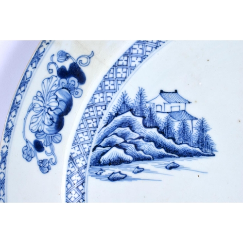 1523 - A LARGE EARLY 18TH CENTURY CHINESE EXPORT BLUE AND WHITE PORCELAIN DISH Yongzheng/Qianlong. 40 cm di... 