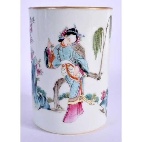 1535 - A 19TH CENTURY CHINESE FAMILLE ROSE PORCELAIN BRUSH POT Guangxu. 12 cm x 8 cm.