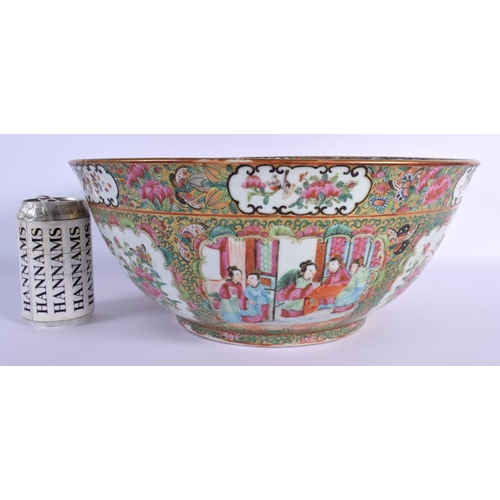 1538 - A LARGE MID 19TH CENTURY CHINESE CANTON FAMILLE ROSE PUNCH BOWL Qing. 30 cm x 18 cm.