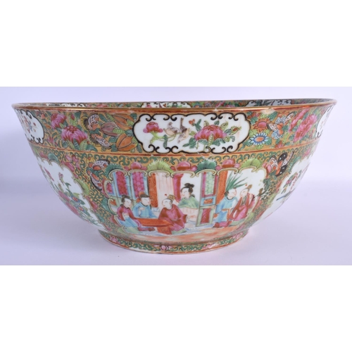 1538 - A LARGE MID 19TH CENTURY CHINESE CANTON FAMILLE ROSE PUNCH BOWL Qing. 30 cm x 18 cm.