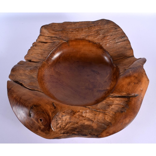 1561 - A LOVELY LARGE EARLY 20TH CENTURY JAPANESE MEIJI PERIOD CARVED ROOTWOOD BOWL of naturalistic form. 3... 