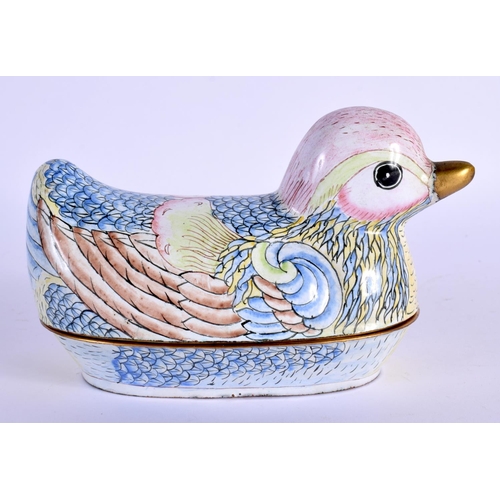 1563 - AN EARLY 20TH CENTURY CHINESE CANTON ENAMEL DUCK BOX AND COVER Late Qing/Republic. 12 cm x 8 cm.