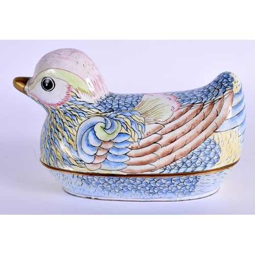 1563 - AN EARLY 20TH CENTURY CHINESE CANTON ENAMEL DUCK BOX AND COVER Late Qing/Republic. 12 cm x 8 cm.