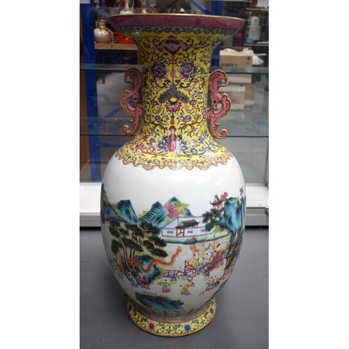 1592 - A VERY LARGE EARLY 20TH CENTURY CHINESE TWIN HANDLED FAMILLE ROSE VASE Late Qing/Republic, painted w... 