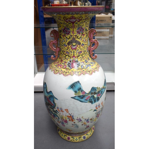 1592 - A VERY LARGE EARLY 20TH CENTURY CHINESE TWIN HANDLED FAMILLE ROSE VASE Late Qing/Republic, painted w... 