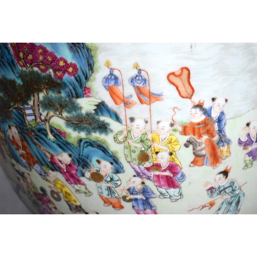 1592 - A VERY LARGE EARLY 20TH CENTURY CHINESE TWIN HANDLED FAMILLE ROSE VASE Late Qing/Republic, painted w... 