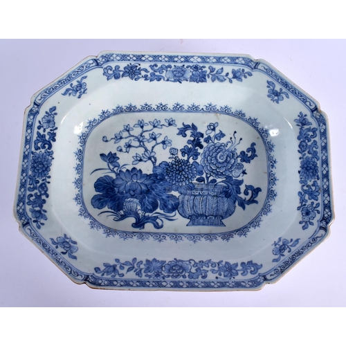 1598 - A LARGE 18TH CENTURY CHINESE EXPORT BLUE AND WHITE DISH Qianlong. 36 cm x 25 cm.