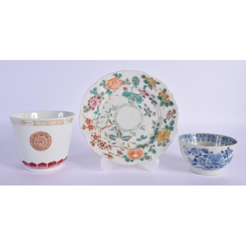 1611 - A RARE 18TH CENTURY CHINESE EXPORT PORCELAIN TEABOWL Qianlong, together with a teabowl and saucer. (... 