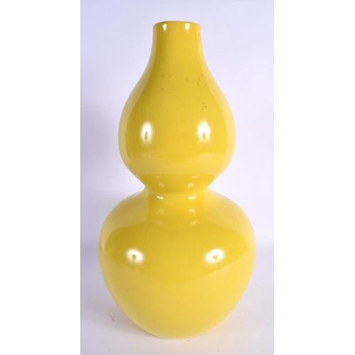 1618 - A LARGE YELLOW GLAZED DOUBLE GOURD VASE 20th Century. 40 cm high.