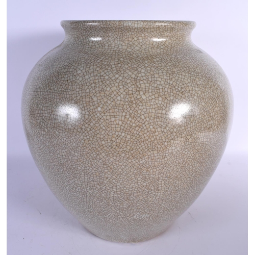 1663 - A LARGE CHINESE GE TYPE STONEWARE VASE 20th Century. 34 cm x 27 cm.