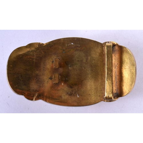 1675 - A FINE 19TH CENTURY CHINESE YELLOW METAL BUCKLE possibly high carat gold, inset with jade and hardst... 