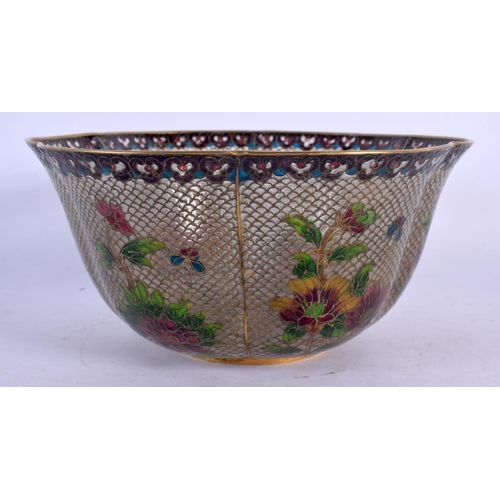 1685 - AN EARLY 20TH CENTURY JAPANESE MEIJI PERIOD PLIQUE A JOUR BOWL decorated with foliage. 16 cm wide.