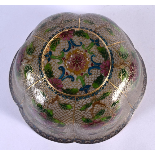 1685 - AN EARLY 20TH CENTURY JAPANESE MEIJI PERIOD PLIQUE A JOUR BOWL decorated with foliage. 16 cm wide.