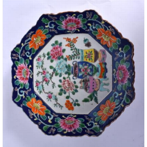 1792 - A PAIR OF 19TH CENTURY JAPANESE MEIJI PERIOD IMARI DISHES etc. Largest 22 cm wide. (6)