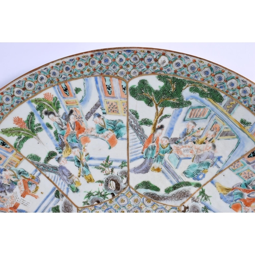 1826 - A LARGE 19TH CENTURY CHINESE FAMILLE VERTE PORCELAIN DISH Qing. 39 cm diameter,