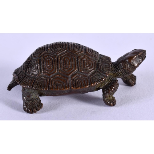 1878 - A JAPANESE BRONZE TORTOISE OKIMONO. 6 cm x 3 cm.