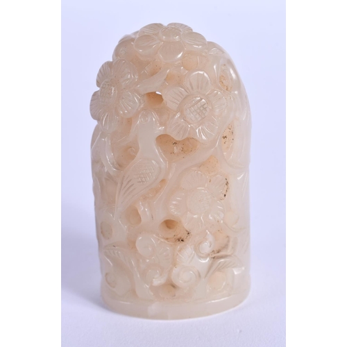 1896 - A 19TH CENTURY CHINESE CARVED WHITE JADE FINIAL Qing. 5.5 cm x 3 cm.