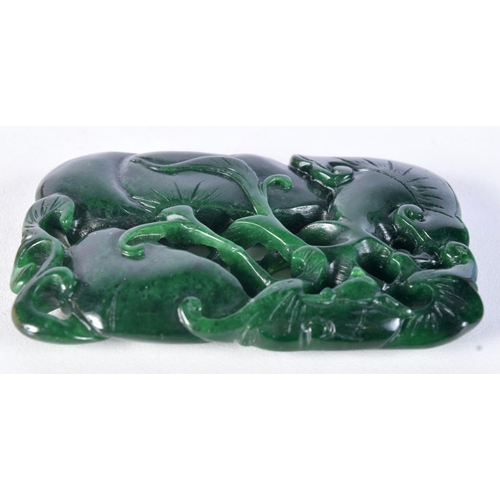 3008 - A Chinese carved Jade boulder in the form of a fruiting pod 7 x 4.5 cm.