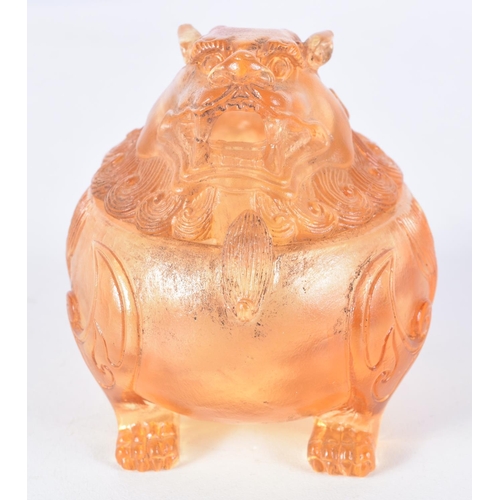 3035 - A Chinese glass lidded censor in the form of a beast 7 x 8 cm.