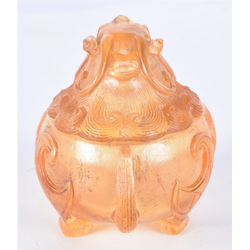 3035 - A Chinese glass lidded censor in the form of a beast 7 x 8 cm.