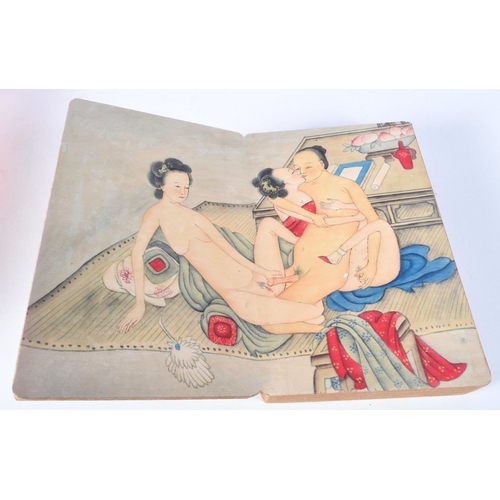 3047 - A Chinese erotic booklet 18 x 12 x 3 cm.