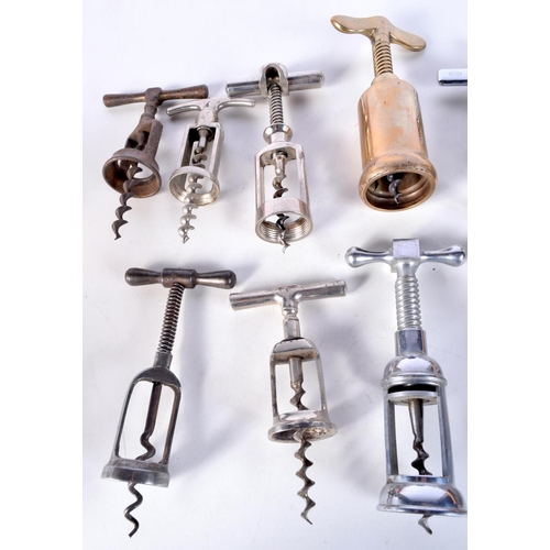 3050 - A collection of metal corkscrews (12)