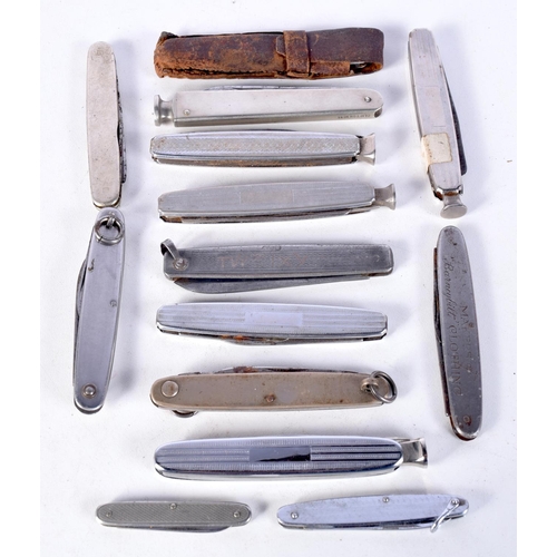 3068 - A collection of vintage metal pipe smokers pen knives together with other pen knives 9 cm (14).