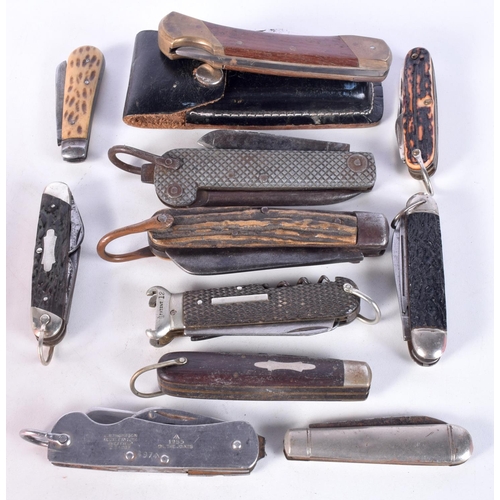 3071 - A collection of pen knives, bosun knives etc 12 cm (11).